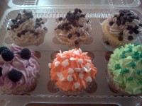 Cupcakes diferentes diseños y colores (pack de 6 )